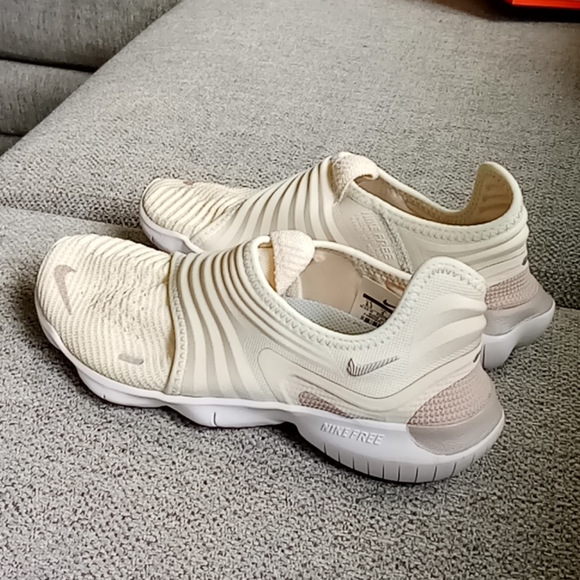 Nike Shoes - WMNS NIKE FREE RN 3.0 SIZE 6.5
